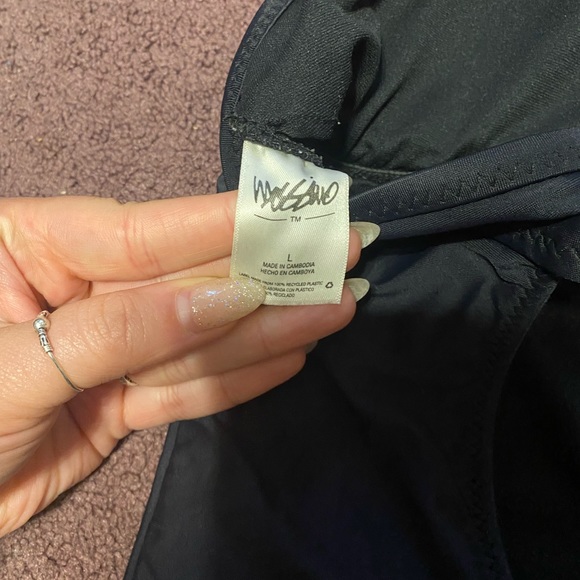 Target one piece bathing suit crisscross detail size L - Picture 3 of 4